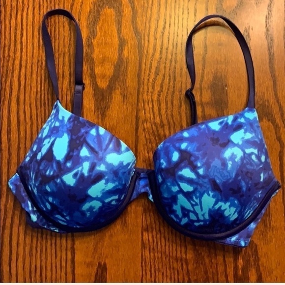 VS PINK Wear Everywhere Push-Up Bra - Picture 1 of 8